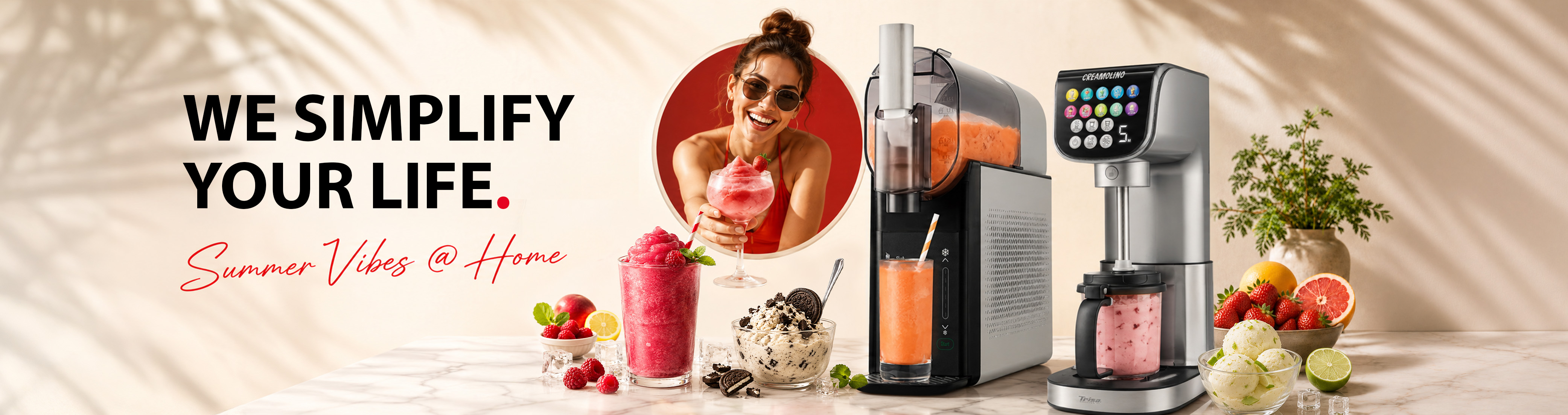 Bannière Trisa pour appareils d’été avec machines à granités et à glaces, boissons glacées, glaces, fruits et le slogan « We simplify your life ».